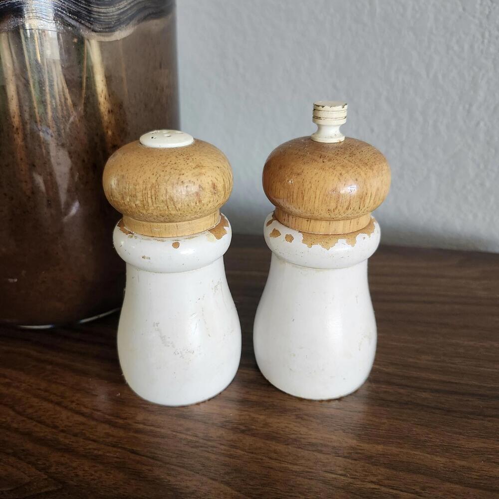 Vintage Olde Thompson Mini Wood Salt & Pepper Mill Shakers Pepper Grinder 4"USA